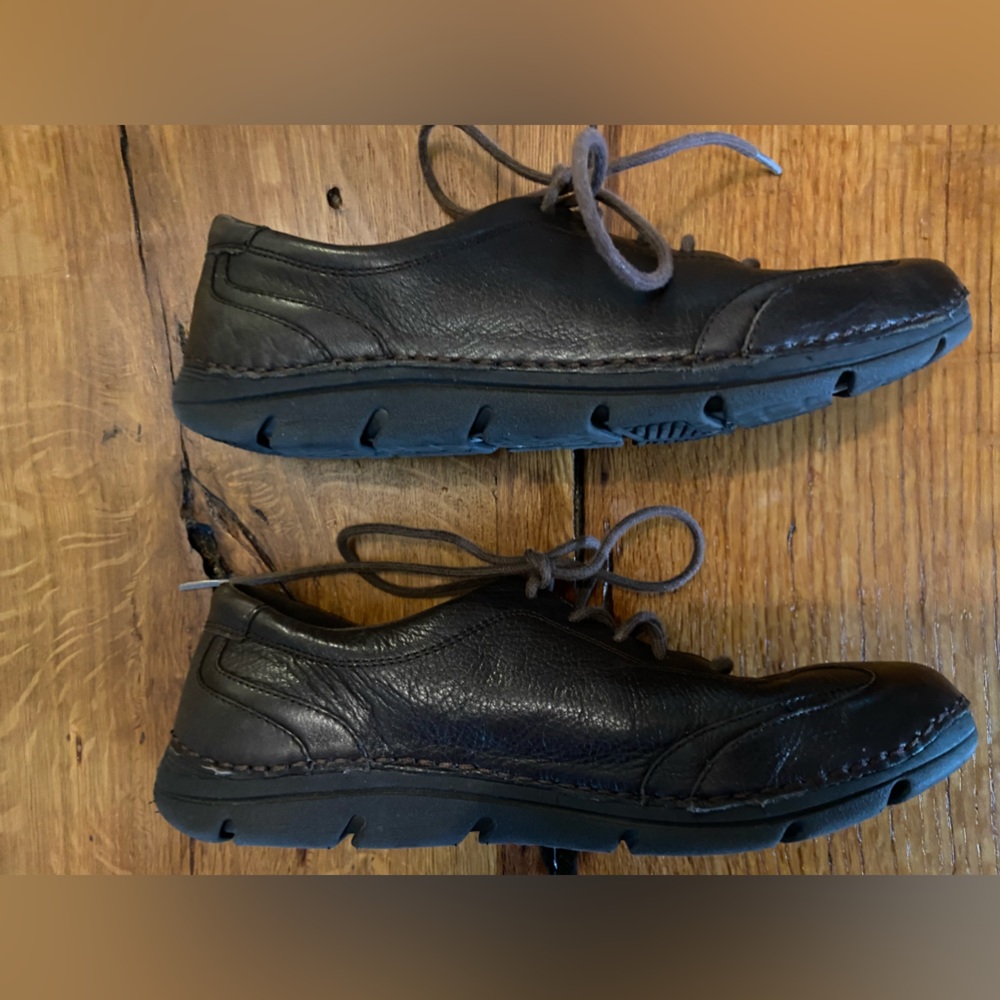 Rockport Brown Tie Flat Comfort Shoe, Excellent Condition, Size 7.5 - Picture 5 of 8